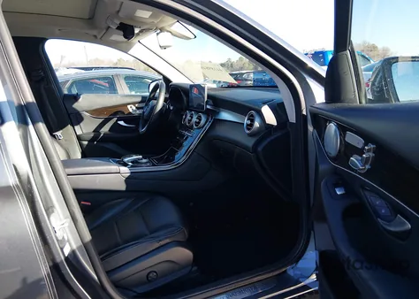 2016 Mercedes-Benz Glc 300 from USA, damaged, VIN WDC0G4JBXGF006411